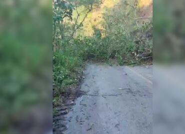 Derrumbe en la México-Tampico bloquea los carriles