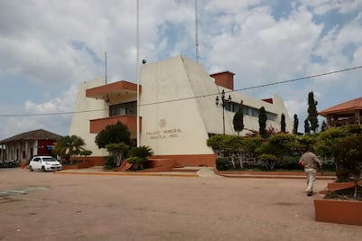 Condenan a 10 años a exalcalde de Huautla