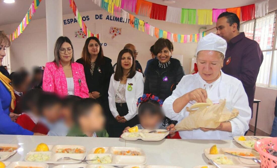 Reciben desayunos más de 3 mil estudiantes en Tulancingo I Foto especial