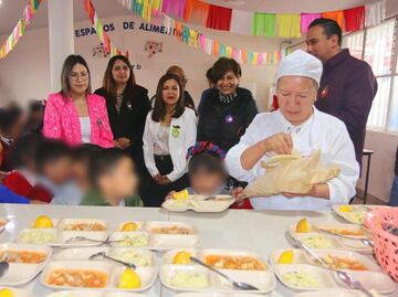 Más de 3 mil estudiantes reciben desayunos escolares en Tulancingo