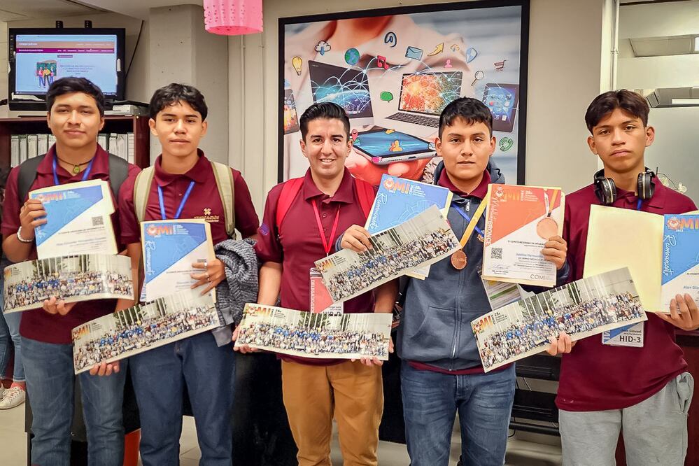 Gana Hidalgo bronce en  olimpiada de informática  | Foto: Cortesía