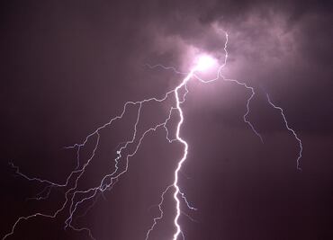 Mujer muere tras caída de rayo en Santiago de Anaya