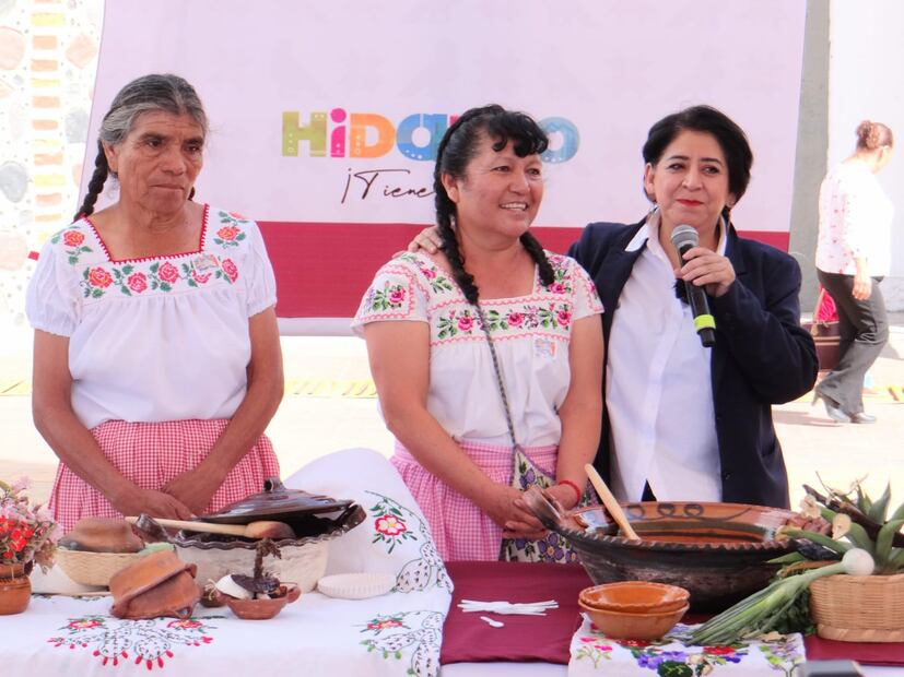 Reconocen a cocineras y cocineros Tradicionales en la Feria de Pachuca | Foto: Cortesía