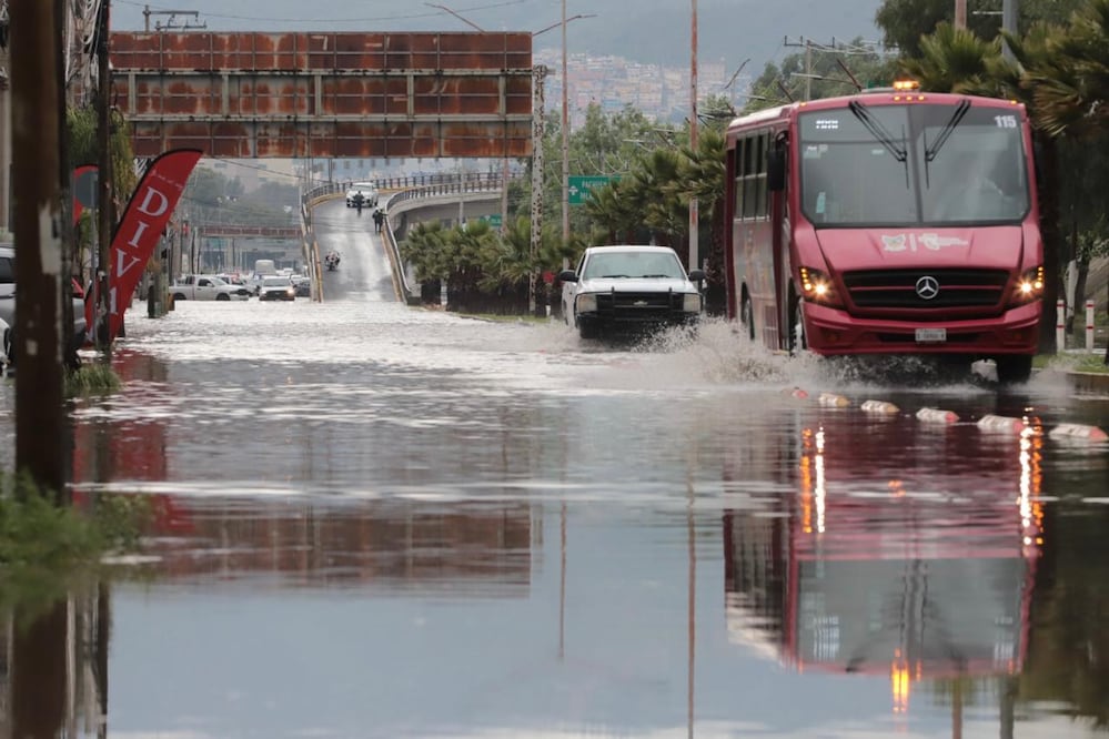 Lluvias dejan encharcamientos en Pachuca; descartan riesgos y daños mayores | Foto: Luis Soriano