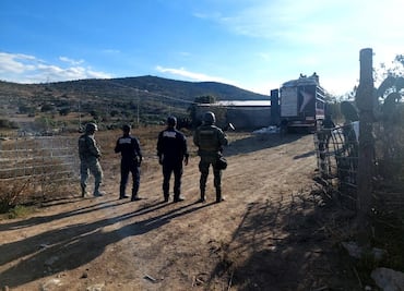 Durante cateo en Singuilucan, decomisan inmuebles y material ilícito