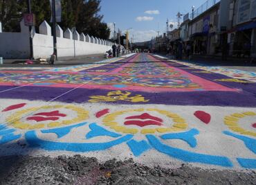 Ixmiquilpan se viste de colores para procesión en honor al Señor de Jalpan