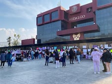 Colectivas denuncian violencia institucional por colocación de vallas en Plaza Juárez