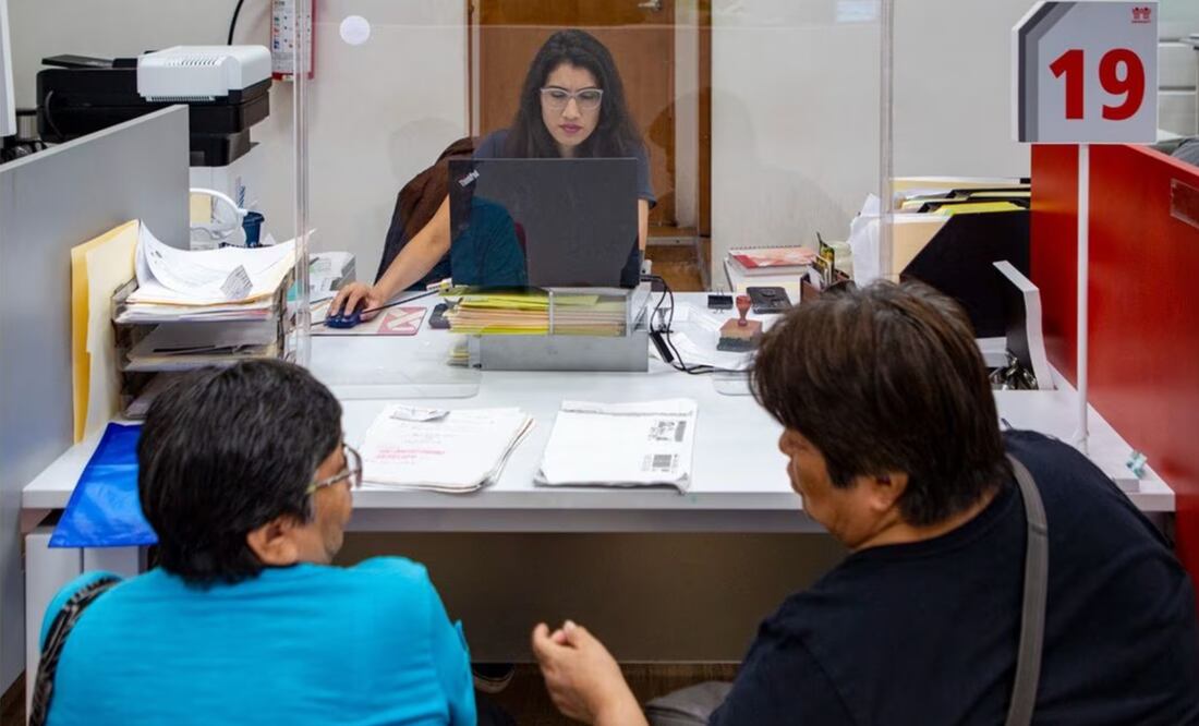 Realizar la conversión es un trámite gratuito que no requiere de ningún intermediario o “coyote”| Foto: Especial