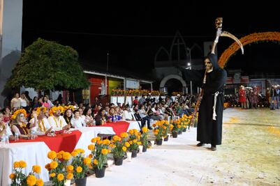Huejutla celebra Xantolo con magno escenario dedicado a las almas