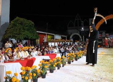 Huejutla celebra Xantolo con magno escenario dedicado a las almas