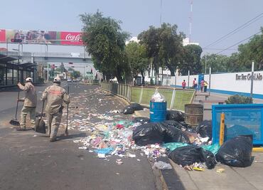 Tiran basura en el bulevar Felipe Ángeles; multas son de hasta 15 mil pesos