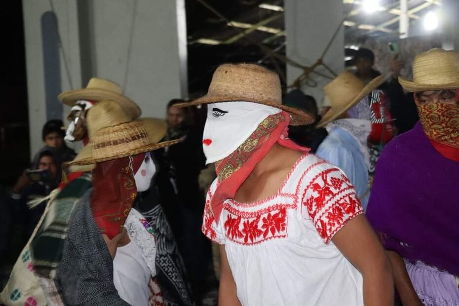 Con el destape de máscaras, termina el Xantolo Foto: Francisco Bautista