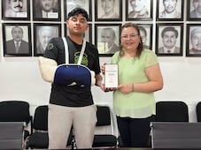 Reconocen a joven basquetbolista de Santiago de Anaya por su trayectoria deportiva