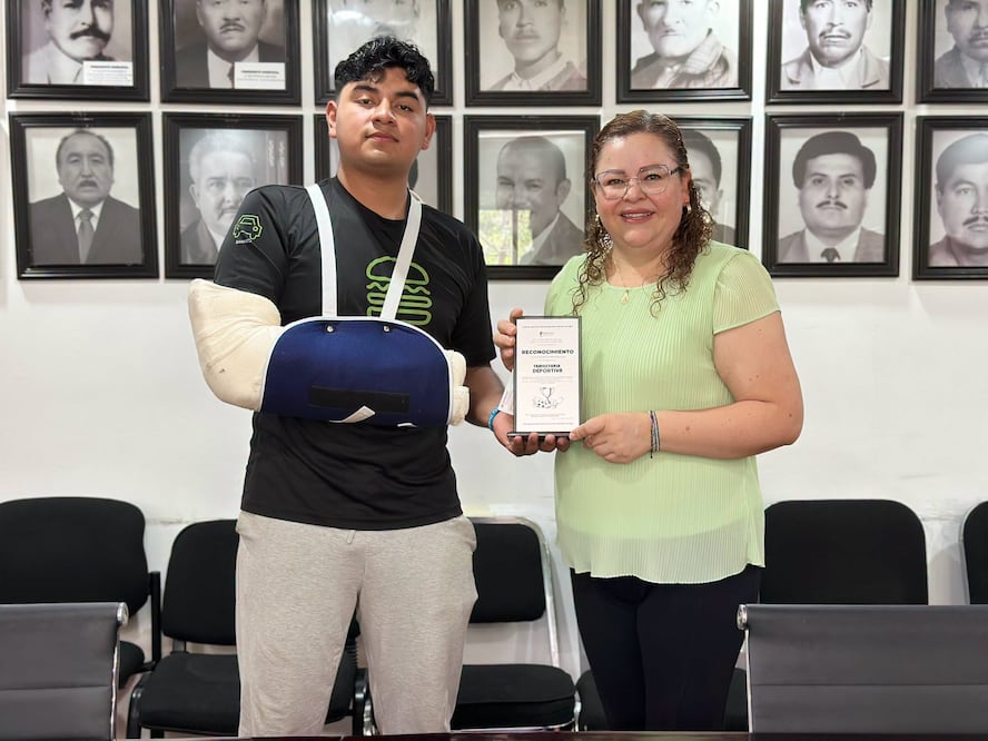 Reconocen trayectoria de joven basquetbolista de Santiago de Anaya | Facebook: Gobierno Municipal Santiago de Anaya, Hidalgo