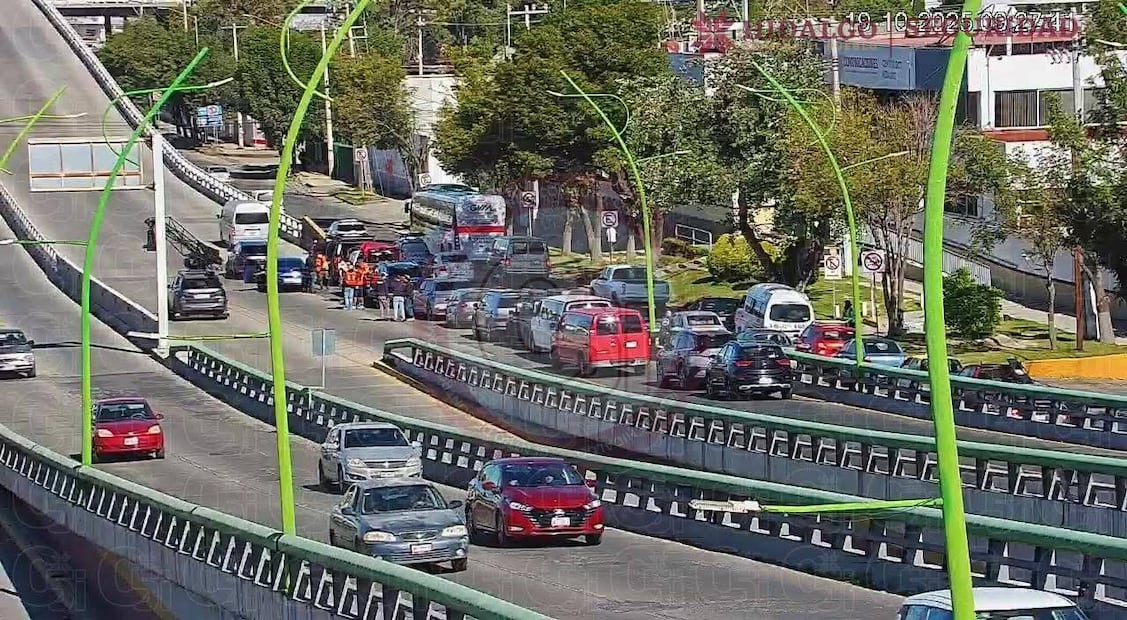 Cierre del Puente Atirantado en Pachuca genera caos vial por filmación y evento deportivo | Foto: C5i