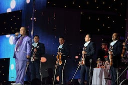 Concierto entre el bosque y las velas; rendirán homenaje a Juan Gabriel en Mineral del Chico