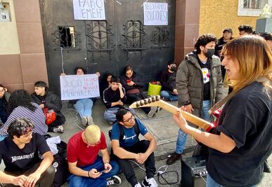 Alumnos de la Escuela de Música señalan incumplimiento de acuerdos