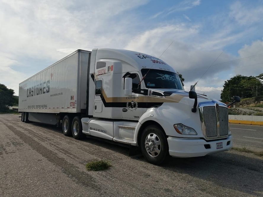 La empresa Castores fue fundada en 1974 en Baja California y actualmente opera más de 5 mil tractocamiones de carga en México y otros países de América Latina | Foto: especial
