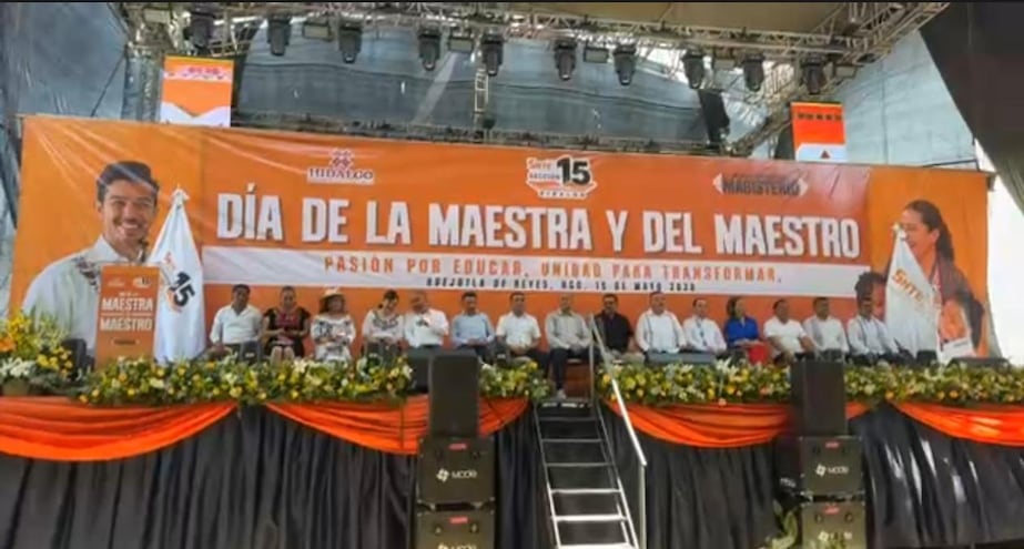 Sección 15 y SEPH encabezan festejos en Huejutla para docentes