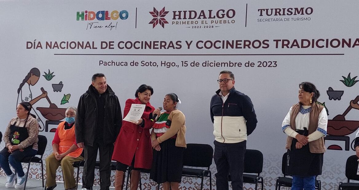 Cristina es famosa en el país por sus platillos elaborados con mole y hongosFotos: Lorena Rosas