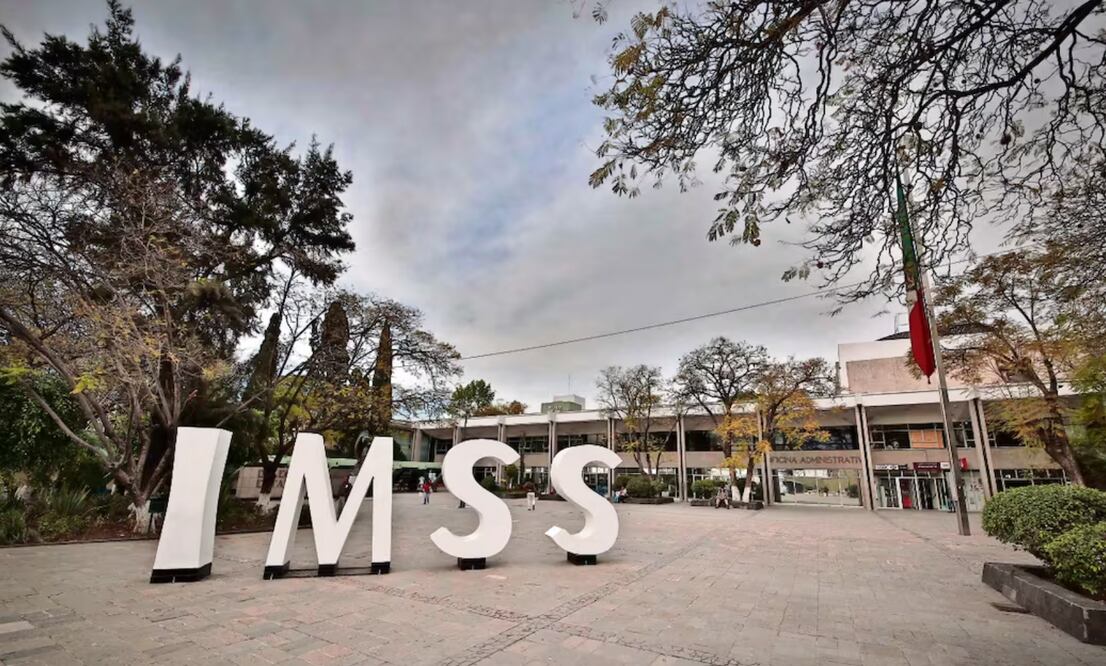 Fachada del IMSS. Foto: EL UNIVERSAL