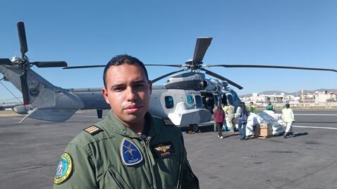 "Mucha fuerza Hidalgo": piloto de la Fuerza Aérea que lleva ayuda a comunidades