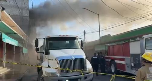Incendio en zapatería desata solidaridad comunitaria en Ixmiquilpan