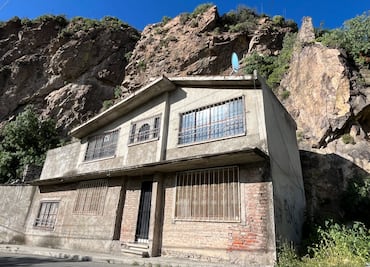 Vivir al borde del abismo, la cotidianidad de los habitantes en las alturas de Pachuca