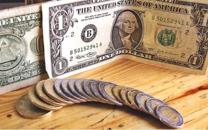 Peso liga dos jornadas con ganancias y cierra en 18.18