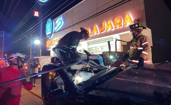 Hombre muere tras chocar su camioneta contra una barda en Ixmiquilpan