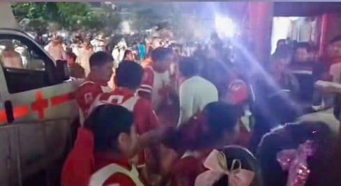Explosión de pirotecnia deja dos lesionados durante inicio del Carnaval de Huejutla