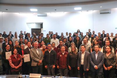 Certifican a servidores públicos en desarrollo económico en Hidalgo