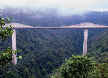 Avanza Acaxochitlán en gestiones para rehabilitar carreteras y caminos rurales