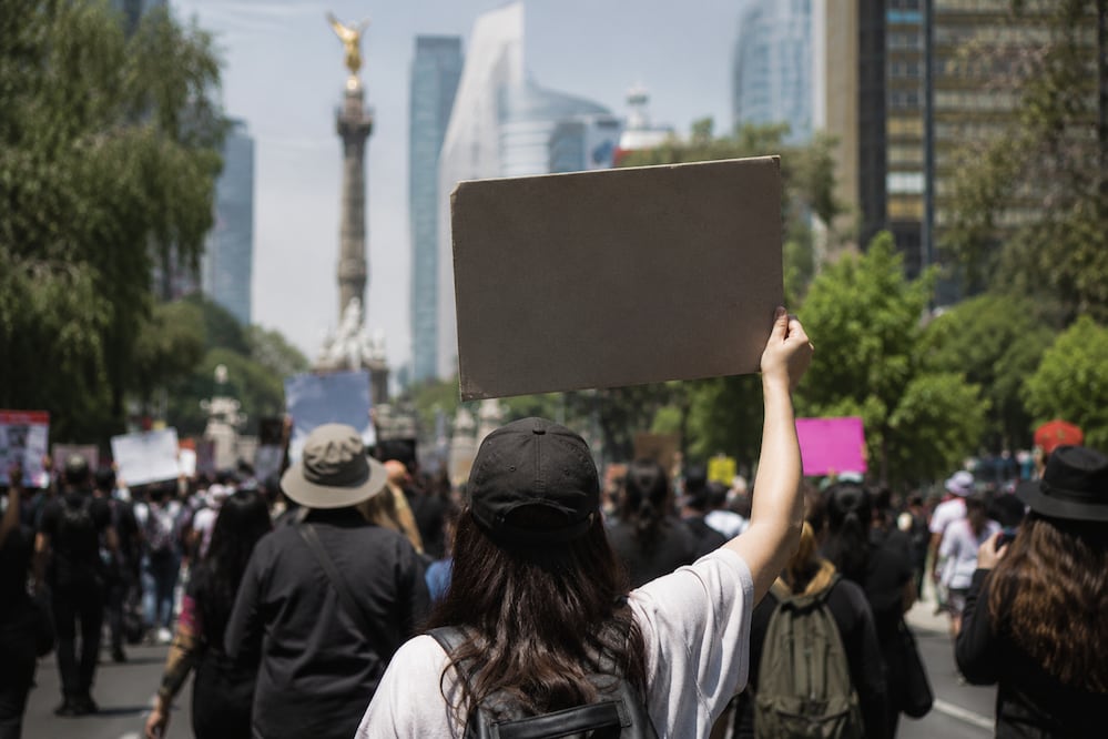 Colectivos cuestionan la legalidad del acuerdo y advierten posibles riesgos ambientales | Imagen generada con IA