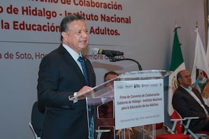 Descarta Menchaca pista de hielo para Navidad; recursos irán a reconstrucción de comunidades