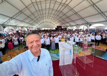 Julio Menchaca inicia informes regionales en Huejutla con multitudinaria asistencia