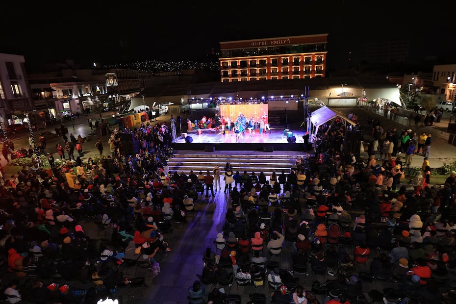 Gran posada navideña en Plaza Independencia de Pachuca con Los Ángeles de Charly | Facebook: Sergio Baños