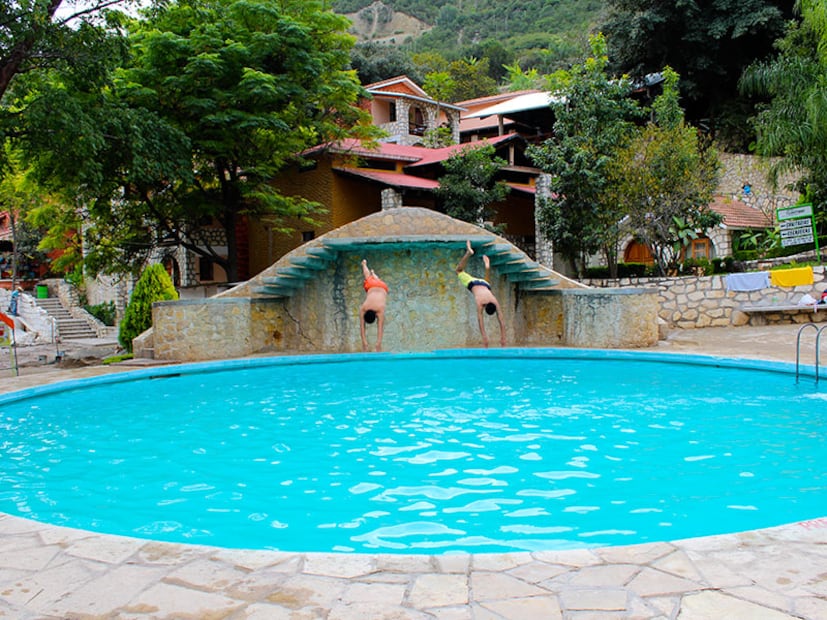 Grutas de Tolantongo, el paraíso termal que cautiva a la Sierra Baja de Hidalgo | Foto: https://www.grutastolantongo.com.mx/