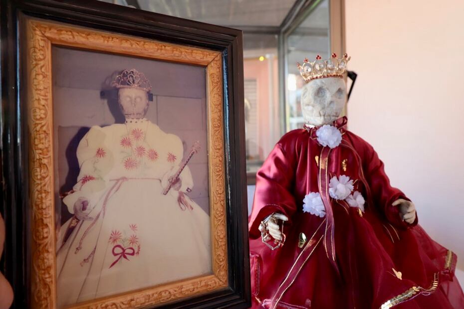El nuevo culto a la Santa Muerte, se dice que reapareció en Tepatepec, Hidalgo, en 1965, tras ser hallada una imagen en piedra de forma de calavera que dicen tiene sus orígenes prehispánicos Foto: Luis Soriano