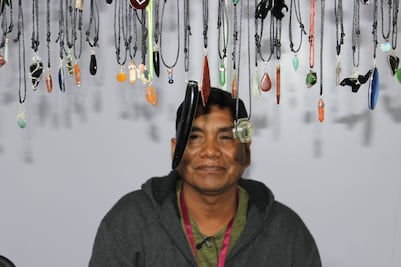 El arte ancestral de la obsidiana por Vicente, un artesano de Tecozautla