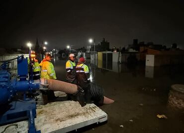 Bajan niveles de inundación en Los Tuzos