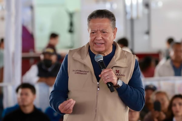 Menchaca respalda reducción de regidurías con análisis de impacto