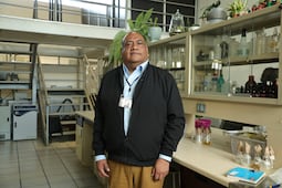 ¡Del lirio acuático a la industria! Investigador de la UPP convierte un problema ambiental en innovación