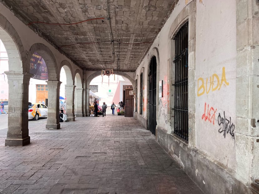 Reubican a 25 comerciantes por la rehabilitación del antiguo Palacio de Gobierno de Pachuca | Foto: Ricardo Calleja