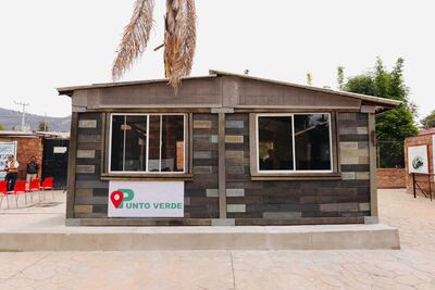 Convierten cajas de leche en aula sustentable en Pachuca