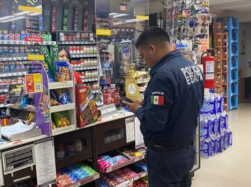 Robo a mano armada en Oxxo de Pachuca desata búsqueda policial