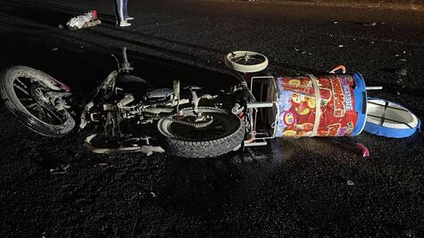 Muere motociclista al ser aventado en carretera en Tula