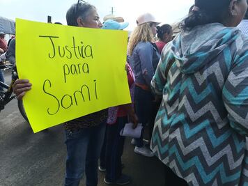 Cierran carretera en Tulancingo exigiendo justicia por la muerte de una niña de 7 años