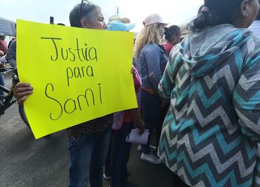Cierran carretera en Tulancingo exigiendo justicia por la muerte de una niña de 7 años