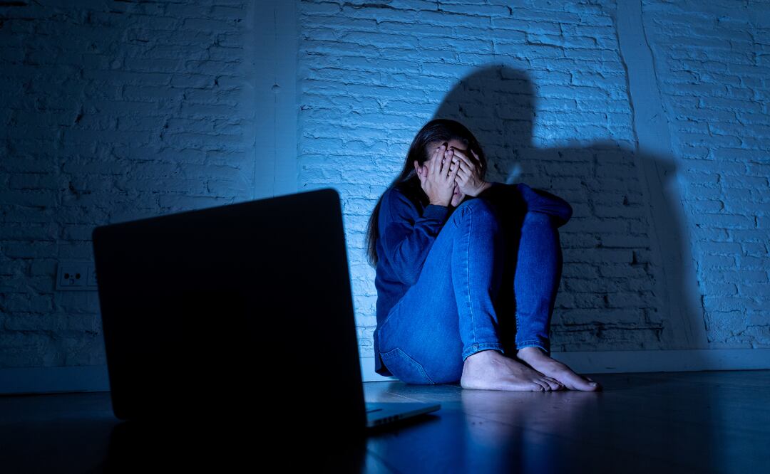 Contactos con perfiles falsos, mensajes ofensivos y llamadas agresivas encabezan las formas más comunes | Imagen ilustrativa